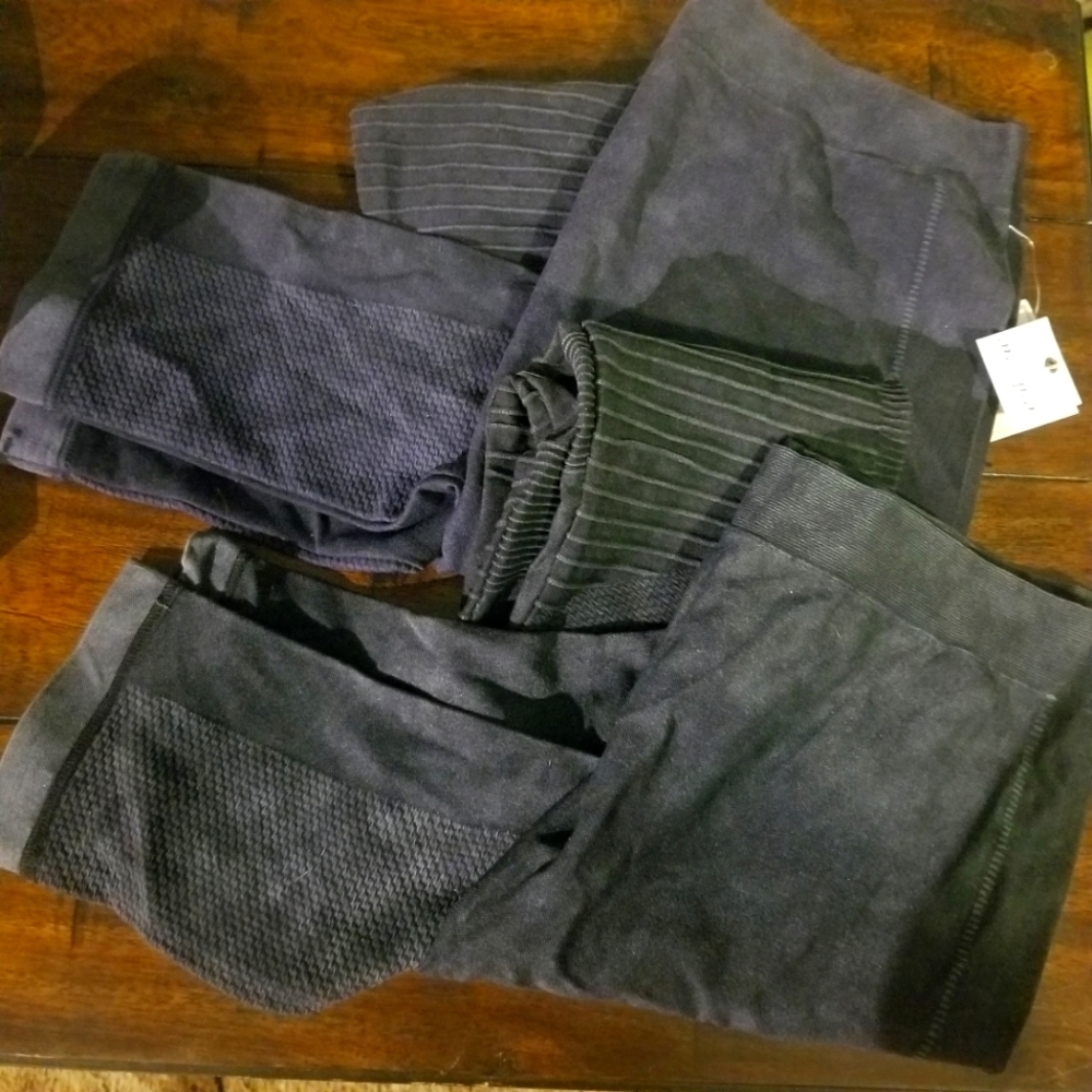 🆕️ Trendy Distressed Leggings 2 Pair Set